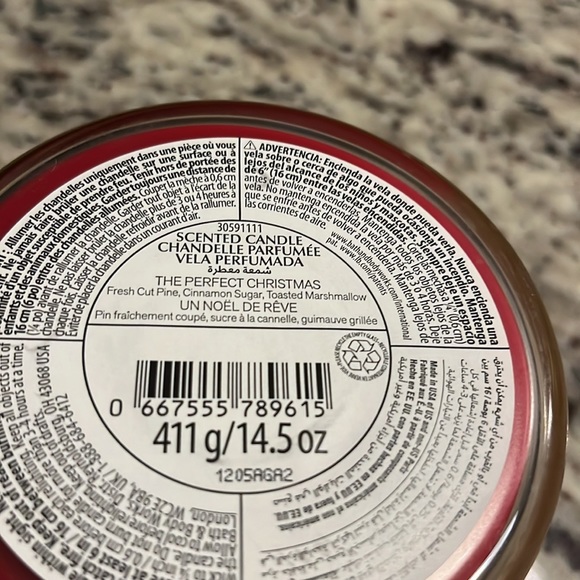 New. bath and Bodyworks the perfect Christmas candle - Picture 3 of 3